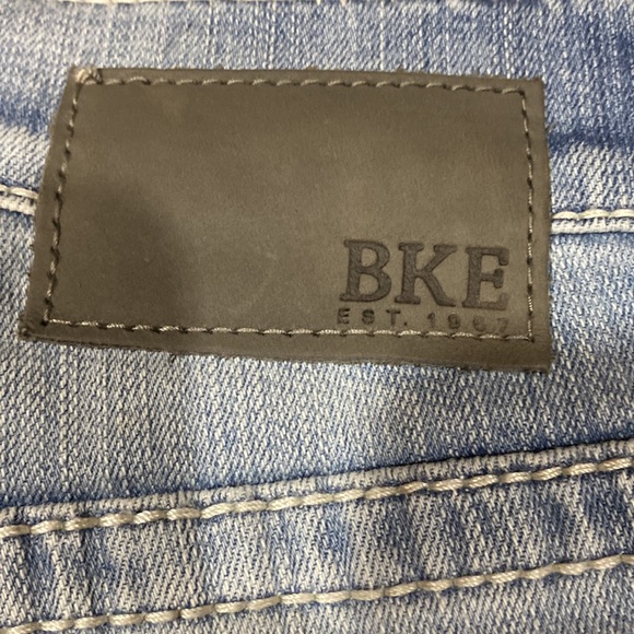 BKE jeans size 30/34. New with one tag. (54-20) - Picture 2 of 11